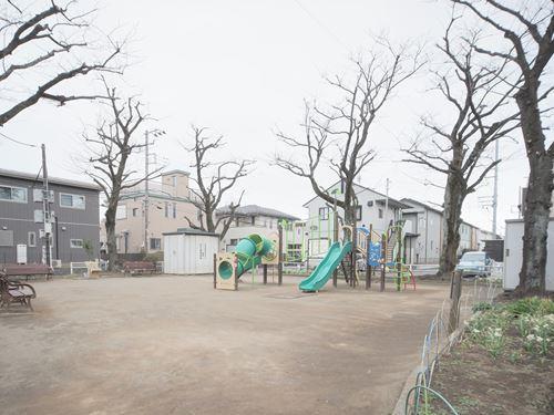 西鶴間３号公園 140m