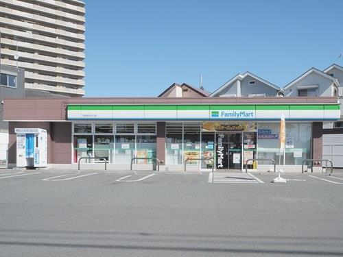 ファミリーマート秀栄町田小川店 660m