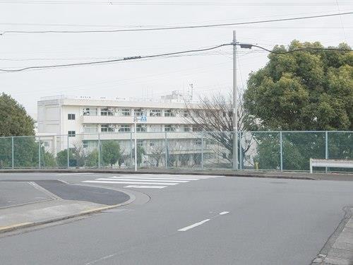 町田市立南成瀬中学校 530m