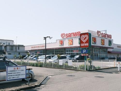 sanwa番田店 240m