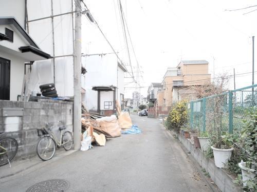 前面道路（撮影 2026.03）