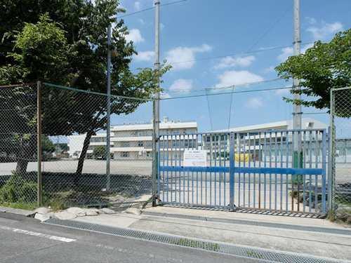 町田市立成瀬小学校 340m