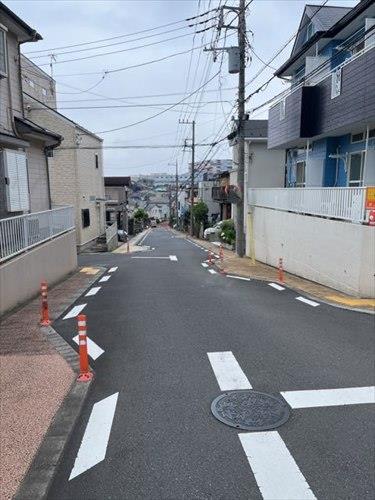 南東側前面道路