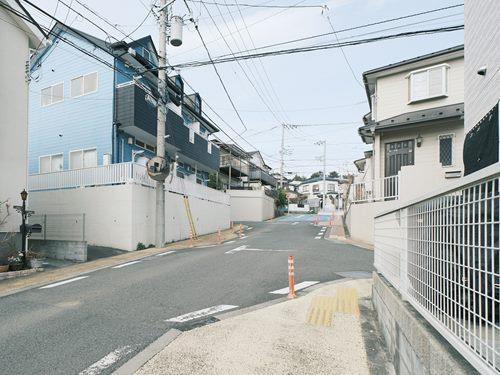 南東側 前面道路
