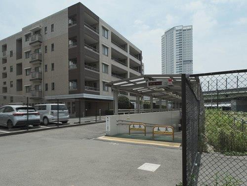 駅地下道 出入口