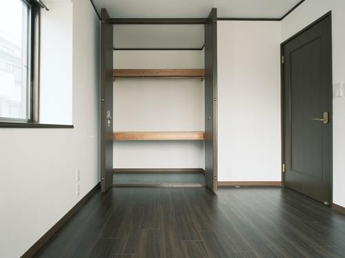 洋室 約6帖（収納）