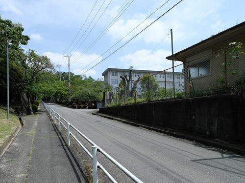 八王子市立由木西小学校 770m