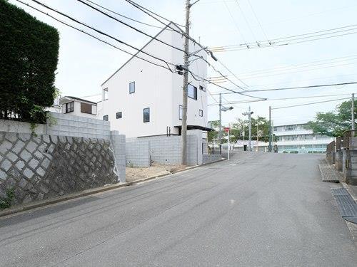 前面道路（撮影 2026.05）