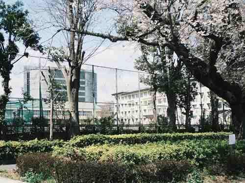 日野市立日野第四中学校 640m