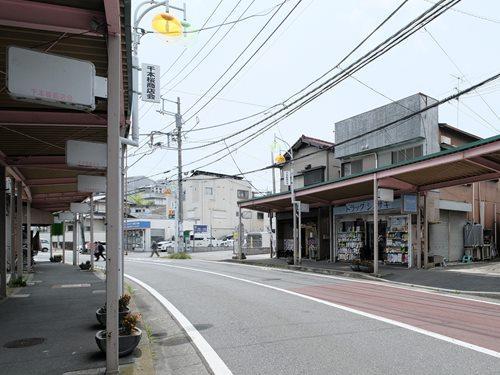 ドラッグ・シノザキ大和福田店 220m