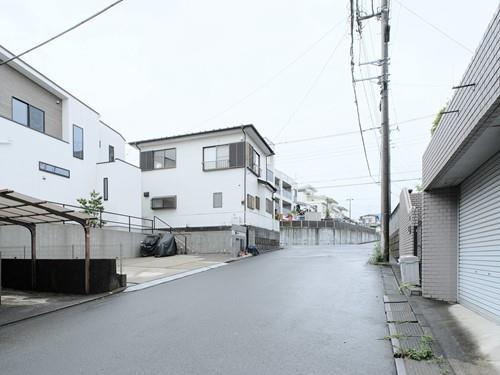前面道路（撮影 2026.06）