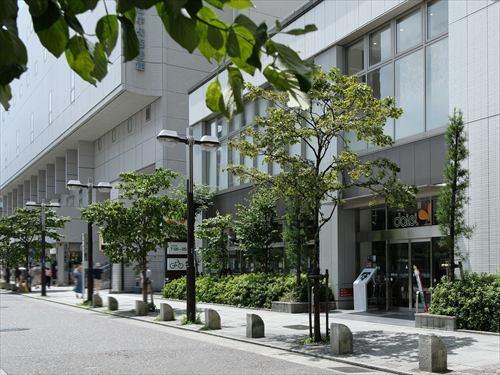 ダイエー町田店 780m