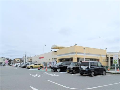 ヨークマート田名店 1220m