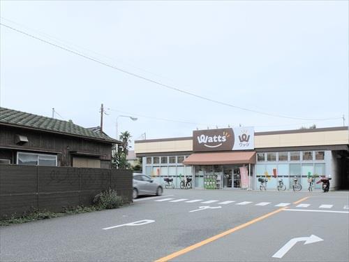 ワッツ田名店 1040m
