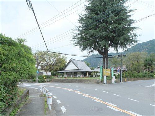 尾崎記念館下車 徒歩7分
