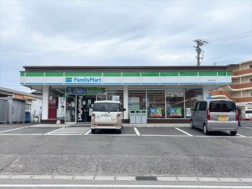 ファミリーマート岩本宇頭店まで280m