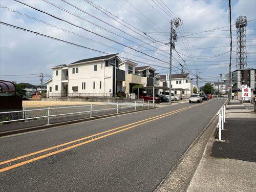 前面道路(西側から/2024年6月撮影)