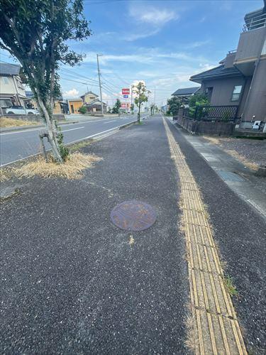 北東側前面道路1