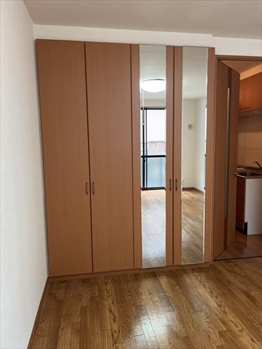 洋室収納(106号室)