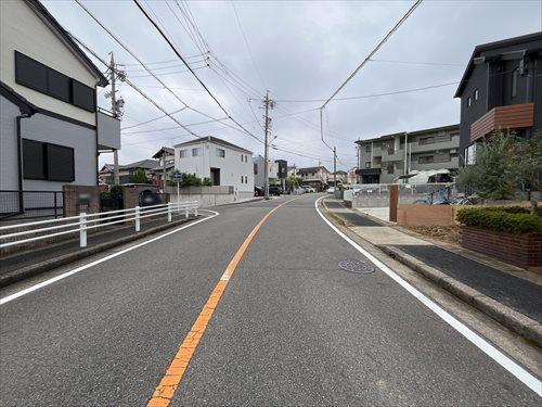 前面道路１（2025年10月撮影）