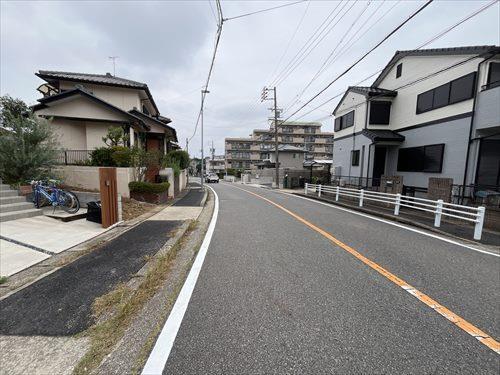 前面道路２（2025年10月撮影）