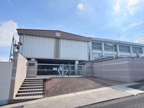 名古屋市立猪子石中学校まで540m