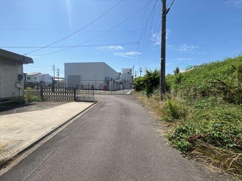 南西側前面道路１（2025年6月撮影）