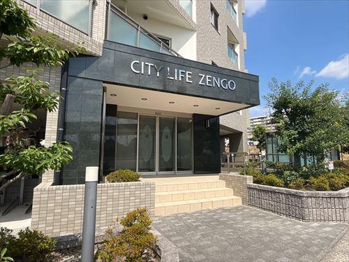 マンション出入口