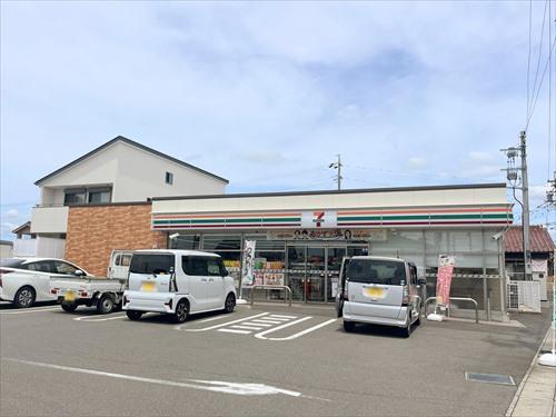 セブンイレブン一宮宮地2丁目店360ｍ