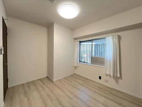 洋室約4.8帖②-2