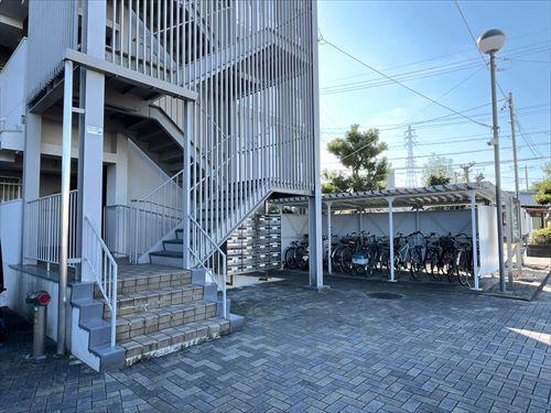 マンション出入口