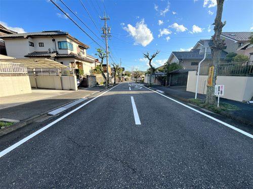 前面道路（東側）