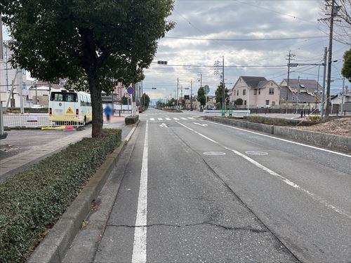 西側前面道路２