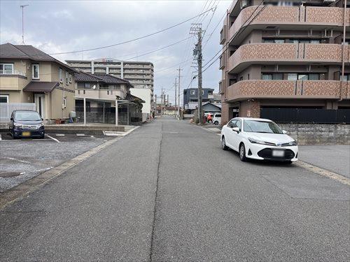 東側前面道路２