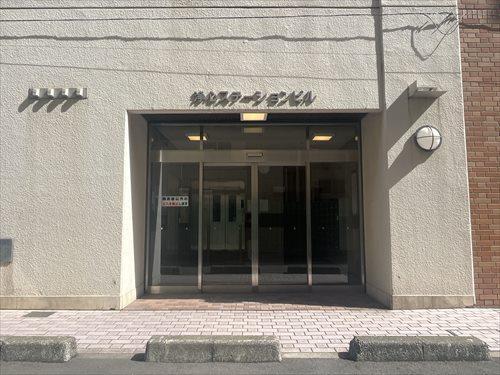 マンション出入口