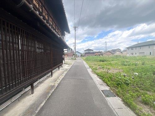 北側前面道路