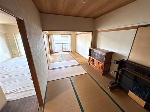 キッチン横和室