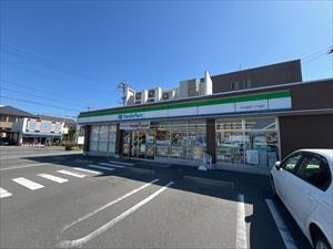 ファミリーマート中小田井二丁目店