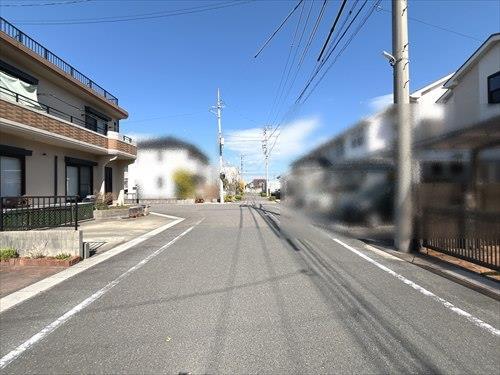 南東側前面道路