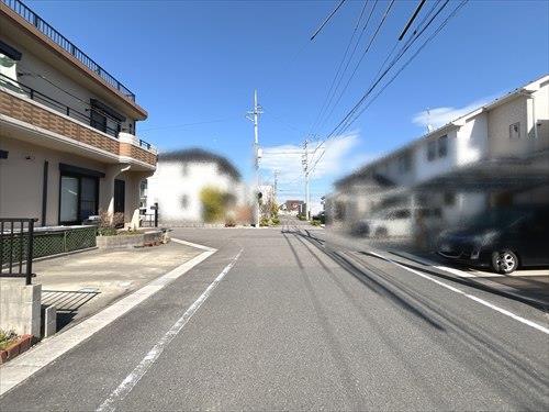 南東側前面道路