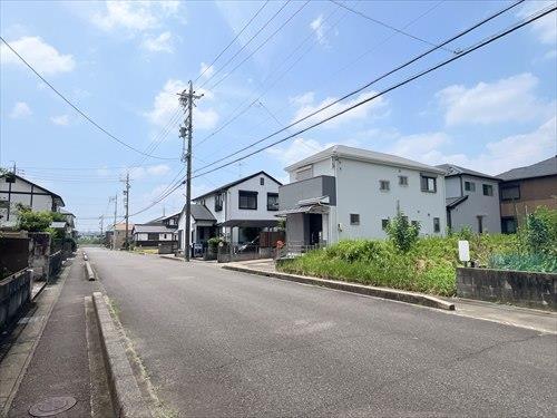 前面道路(北側から撮影)-2