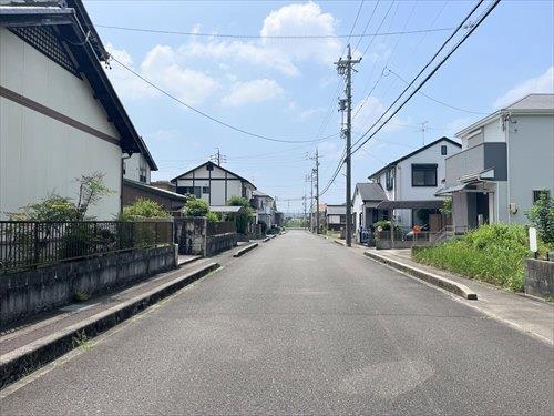 前面道路(北側から撮影)-1