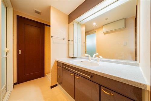 洗面室　洗面化粧台