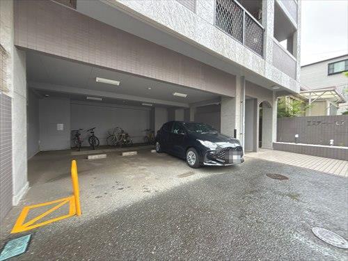 駐車場（別角度）