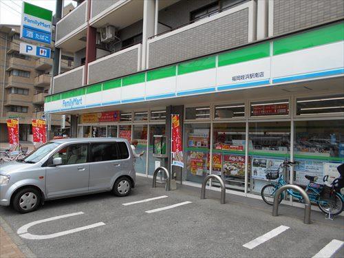 ファミリーマート福岡姪浜駅南店220ｍ