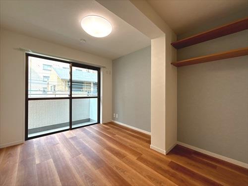 北東側洋室約4帖