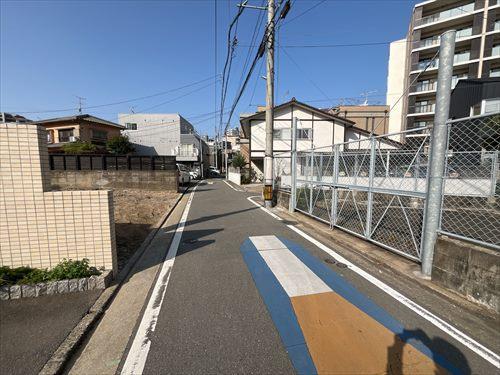 前面道路(北東側から撮影)令和7年12月