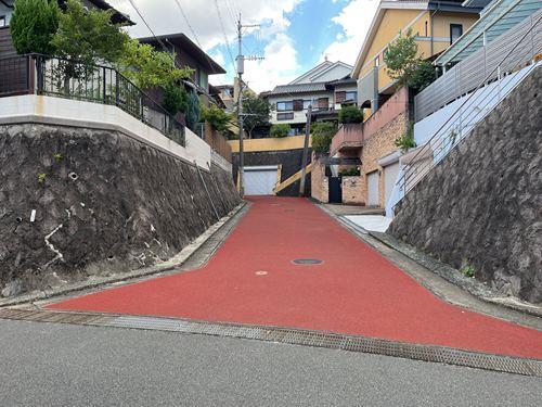 北西側前面道路（北側から）