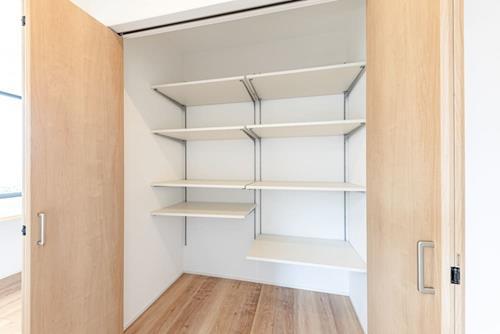 2階ホールの収納