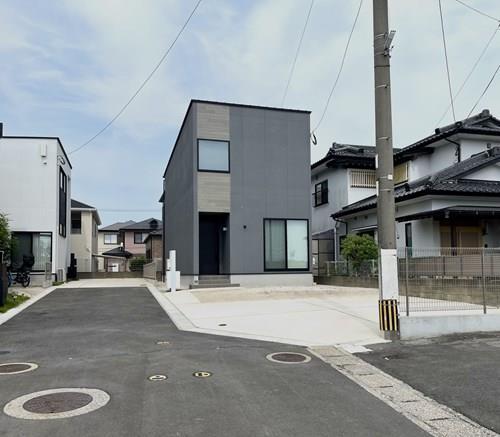 外観・前面道路